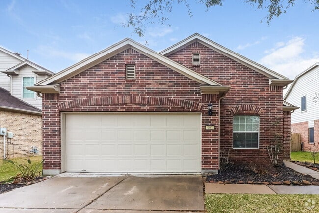 Building Photo - 903 Butterfly Ln