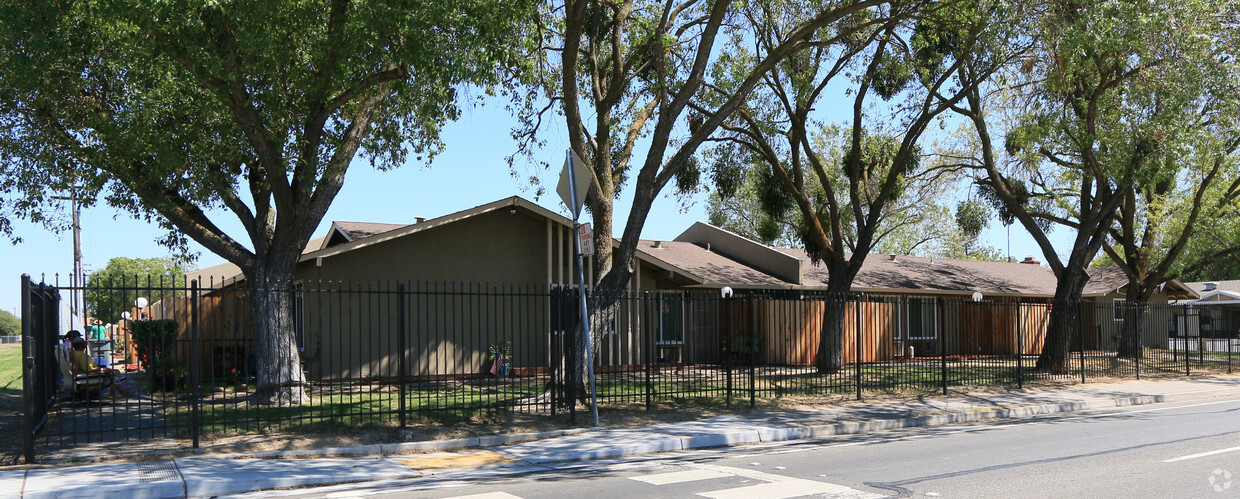 Primary Photo - Alta Redwood Apartments
