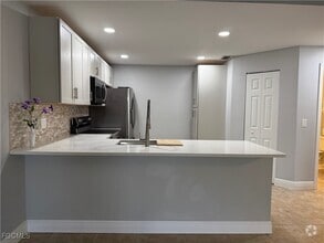 Building Photo - 6331 Royal Woods Dr