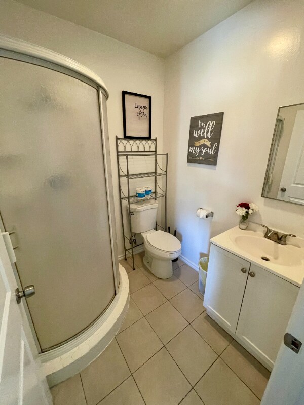 Building Photo - 2115 N Raymond Ave