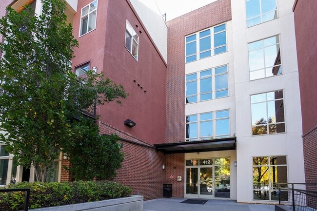 Foto del edificio - 412 S 13th St