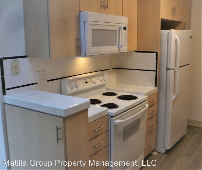 Building Photo - 1227 Wellesley Ave