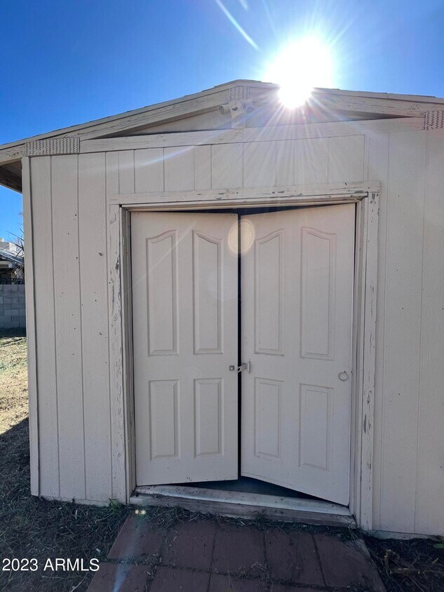 Primary Photo - 4206 N 109th Dr