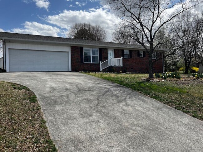 Foto del edificio - Maryville 37803 - 3 bedroom, 1.5 bath home...