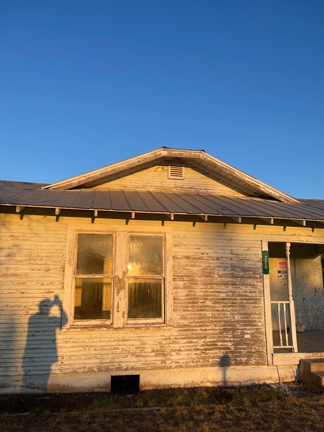 Foto principal - 220 N Main St