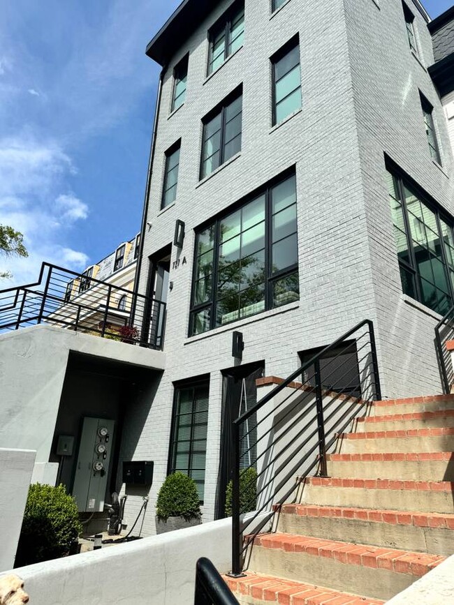 Building Photo - 727 Euclid St NW