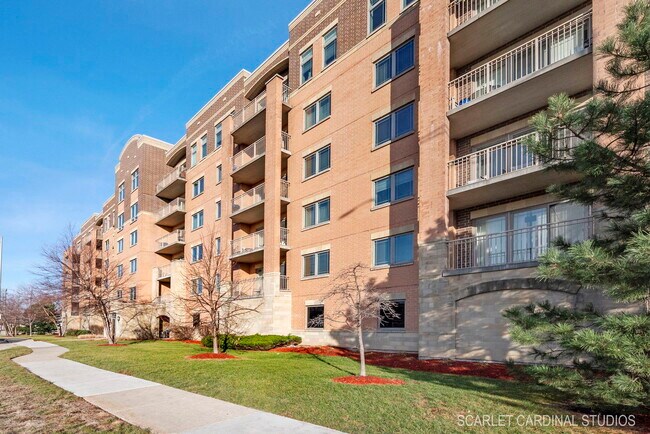 Foto del edificio - 77 N Wolf Rd