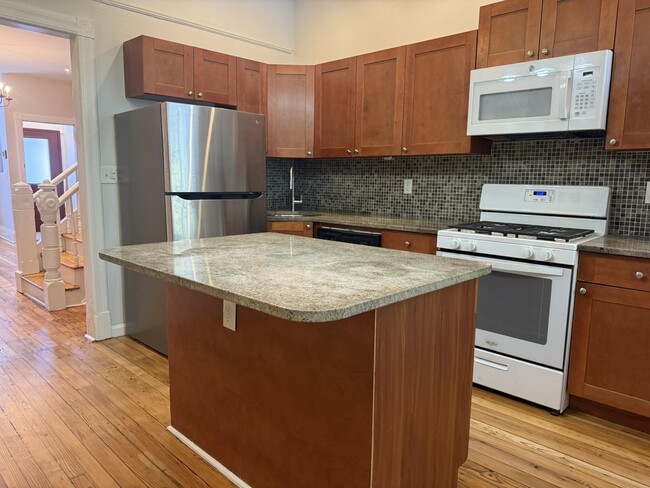 Building Photo - 60 Astor Pl