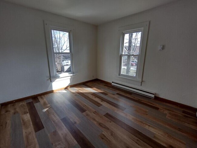 Foto del edificio - 425 Ray Ave NW