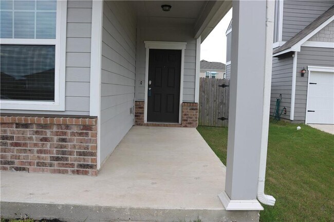 Foto del edificio - 19509 Kirk Rudy Pl