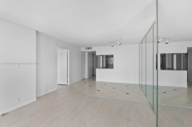 Building Photo - 1865 Brickell Ave