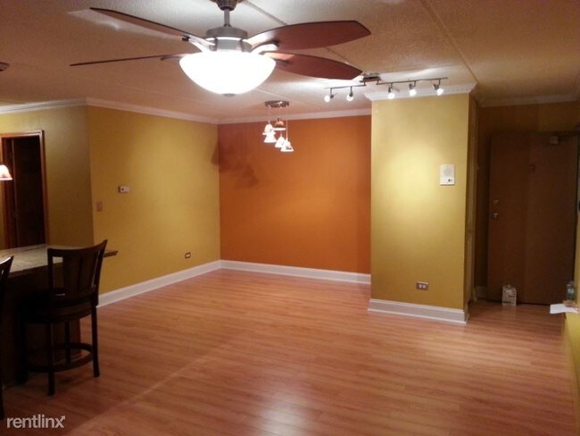 Building Photo - 2 br, 1 bath Condo - 555 Fairway View Dr
