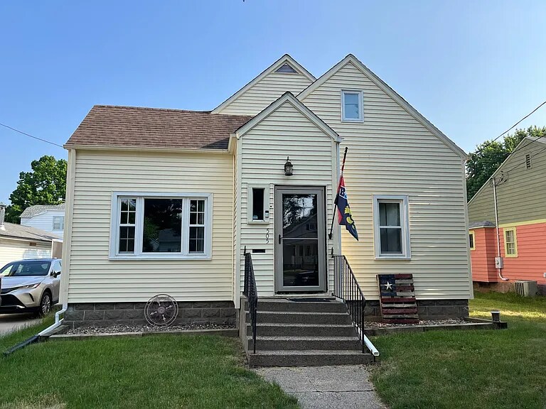 Foto principal - 505 W Main St