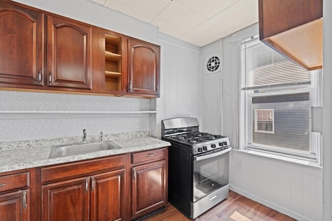 Photo - 61 Clendenny Ave Townhome