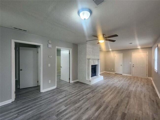 Building Photo - 1168 Pinedale Cir NW