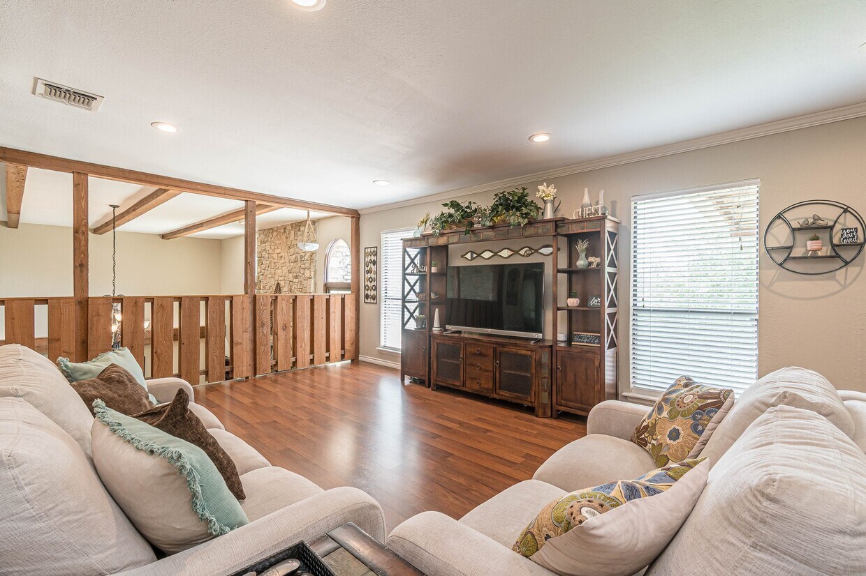 5202 Tree Top StreetRetreat Style HomeLeon Vly, San Antonio, TX 78250