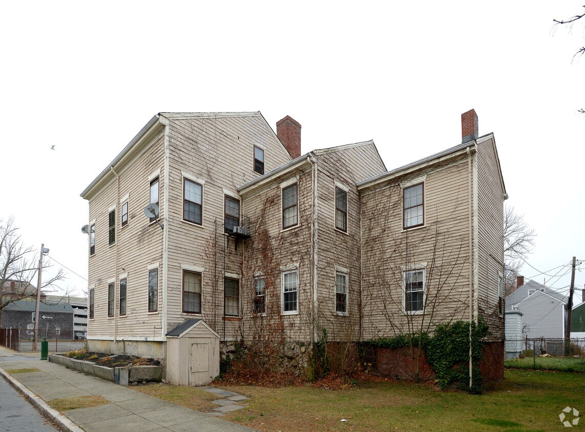 Building Photo - 180 Walnut St