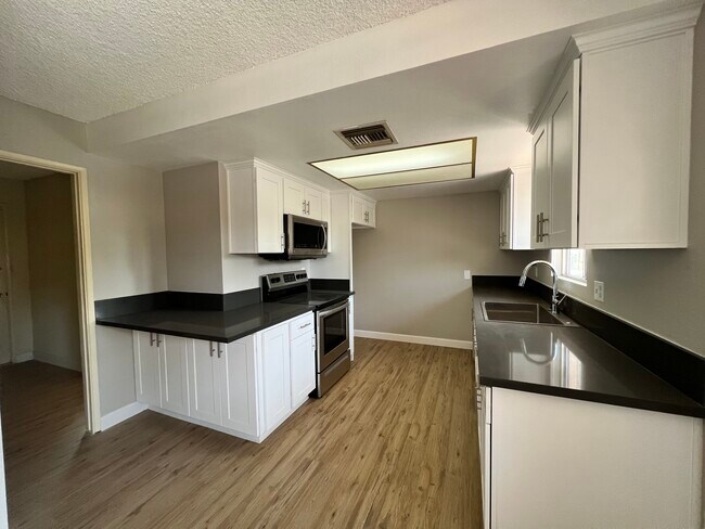 Foto del edificio - 2640 N D St