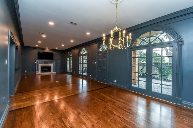 Building Photo - 1601 Nantucket Dr