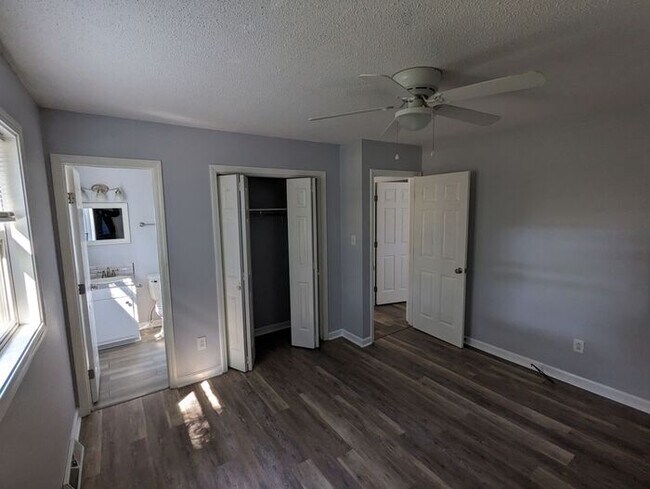 Building Photo - 3BD/2BA Home in Hickory