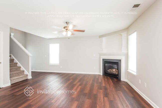 Foto del edificio - 8346 Wallace Glen Dr