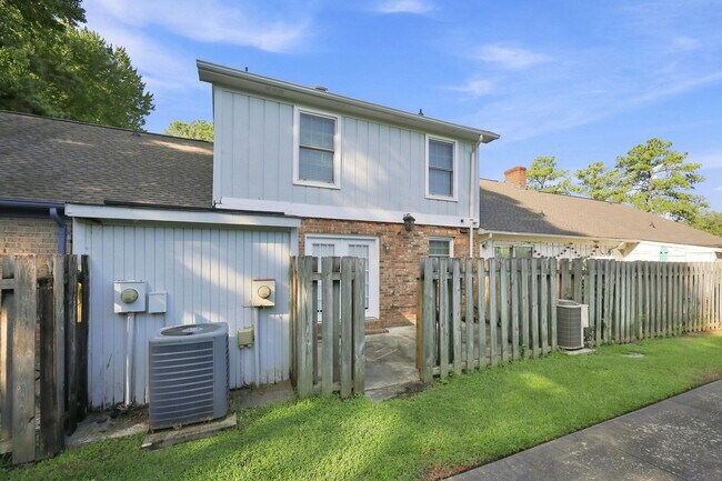 Building Photo - 126 Oakmont Dr