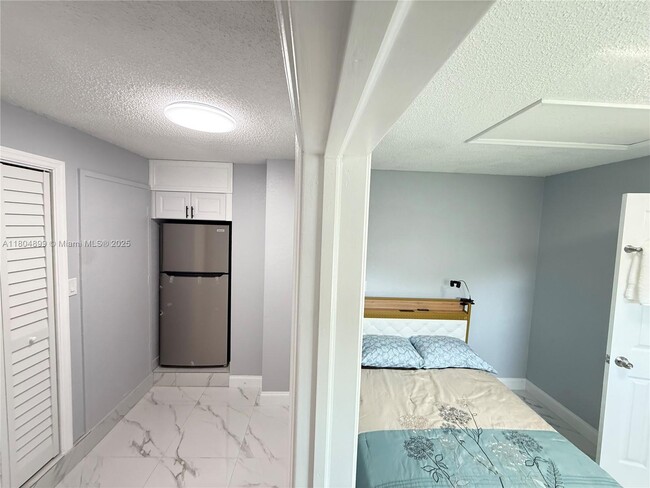 Foto del edificio - 5137 NW 28th St