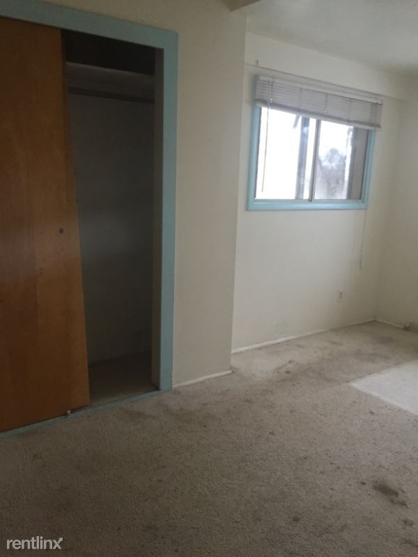 Building Photo - 3 br, 1 bath Apartment - 109 B Street