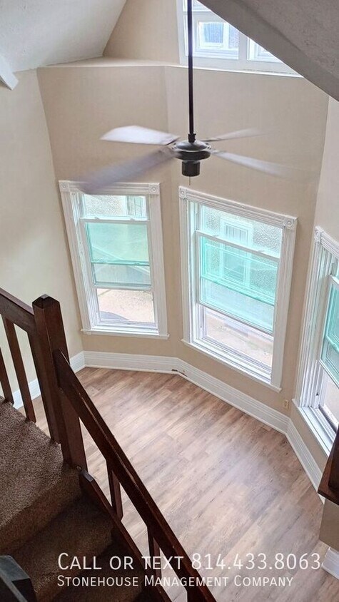 Foto principal - 354 W 7th St