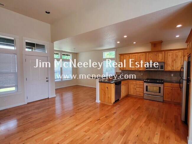 Foto del edificio - 3 br, 2 bath House - 9340 SW Coral St # 13