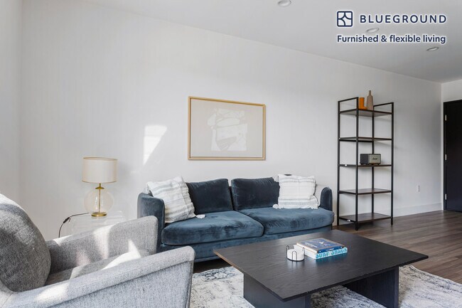 Foto del edificio - 1539 Purdue Ave