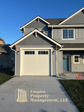 Building Photo - 1656 Irvine Wy