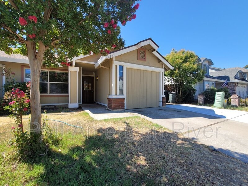 Foto principal - 8523 Cord Way