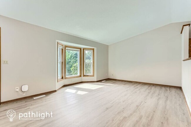 Building Photo - 5273 Lannon Ave NE