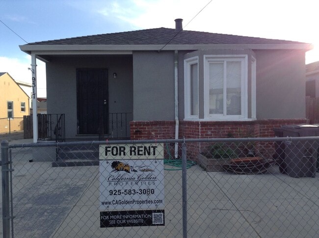 Cute Duplex front unit available - Cute Duplex front unit available Apartment