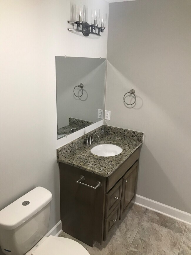 Foto del edificio - 708 Delta St