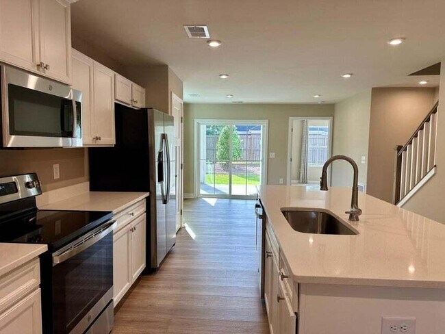 Building Photo - 107 Oxbow Dr