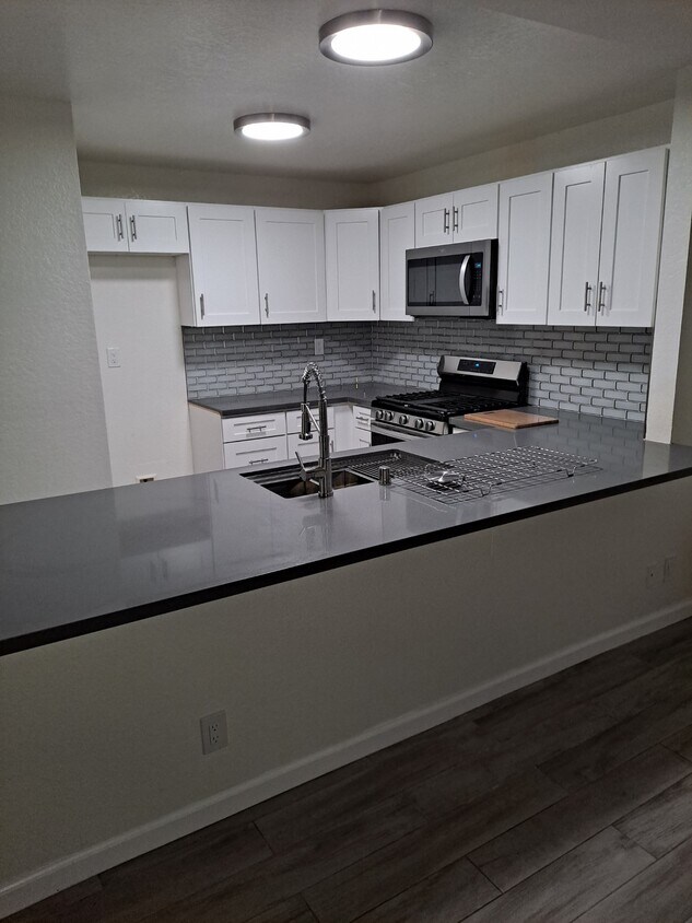 25652 Rimgate Dr Unit 12B, Lake Forest, CA 92630 Condo for Rent in Lake Forest, CA