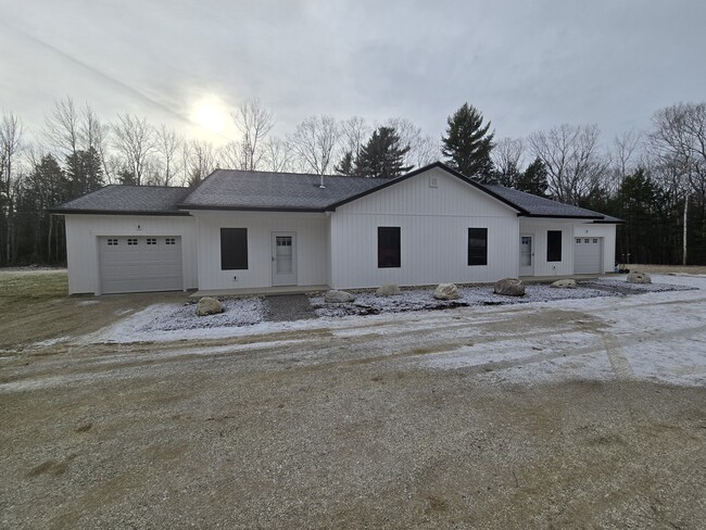 Building Photo - 48 Bouchard Dr