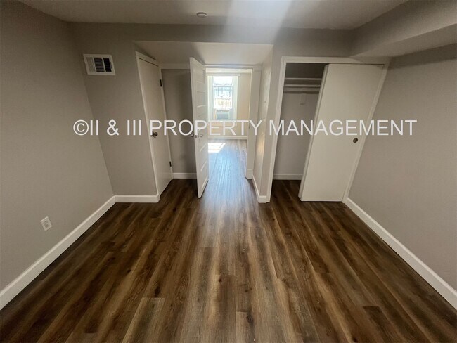 Foto del edificio - 215-217 W 37th St