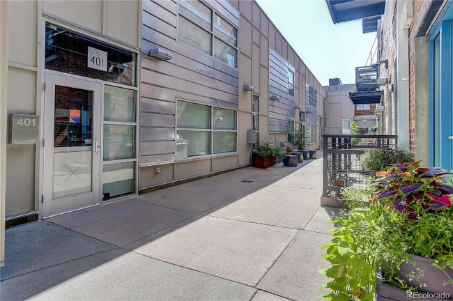 Building Photo - 2500 Walnut St