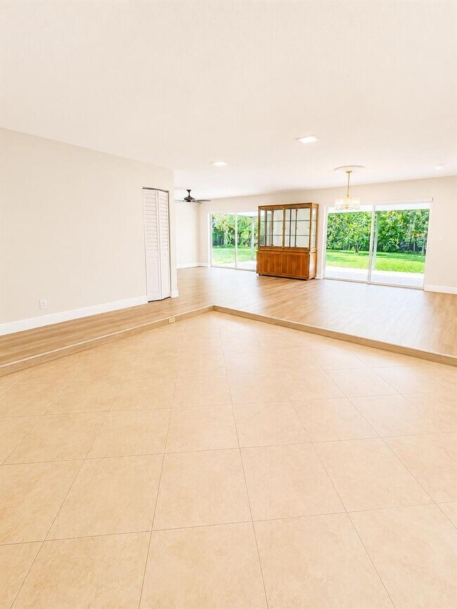 Foto del edificio - 6020 NW 25th Ct