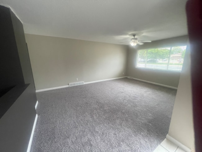 Building Photo - 3033 W 13th St