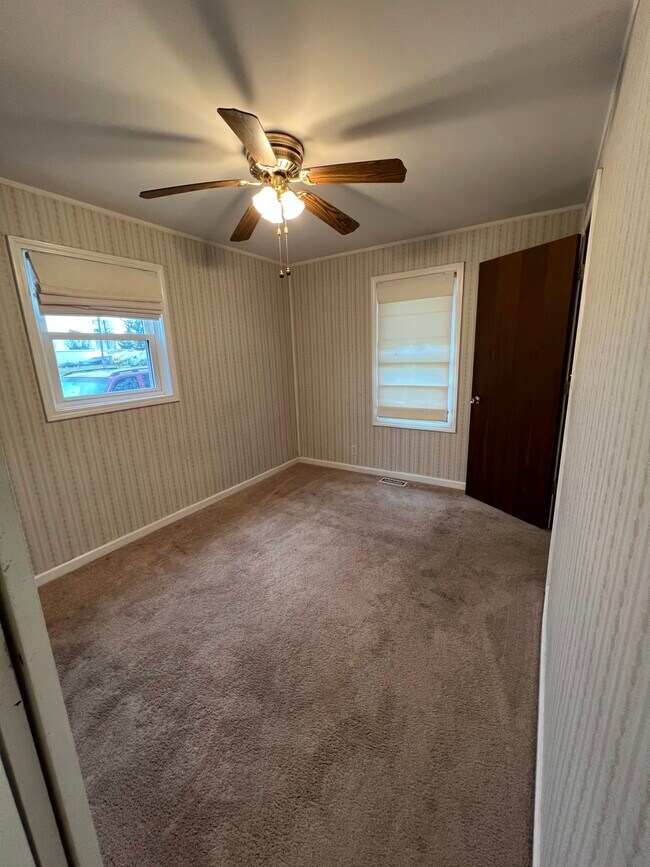 Master Bedroom - 13520 W Grand River Hwy