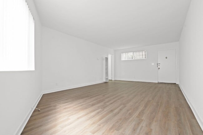 Building Photo - 9809 Tabor St