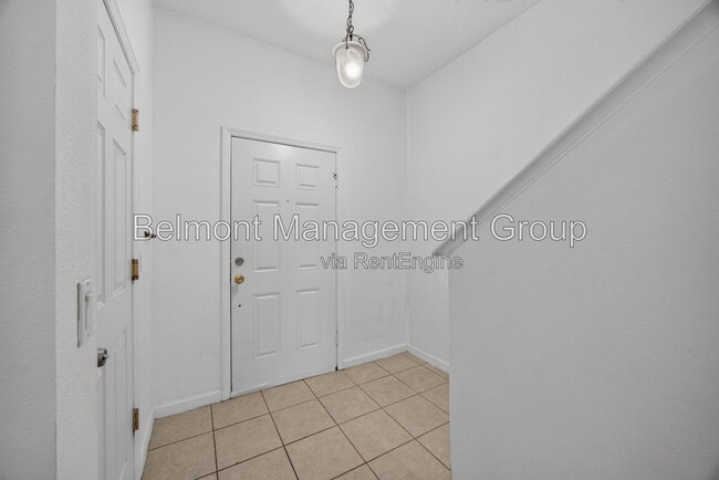 Building Photo - 16073 Old Ash Loop