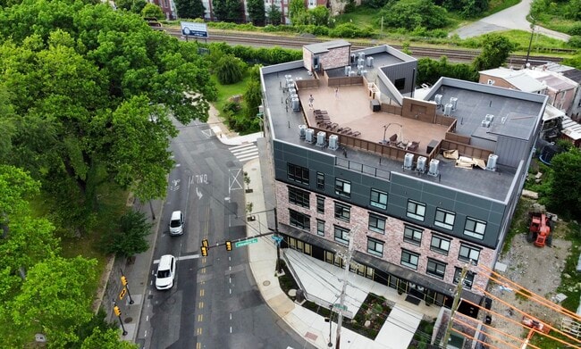 Building Photo - 4001 Ridge Ave