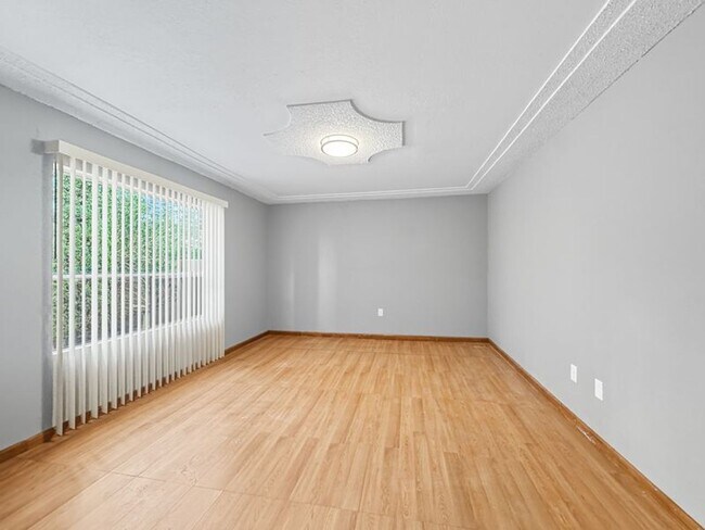 Foto del edificio - Adorable 4 Bedroom, 2 bath home in Sunland...