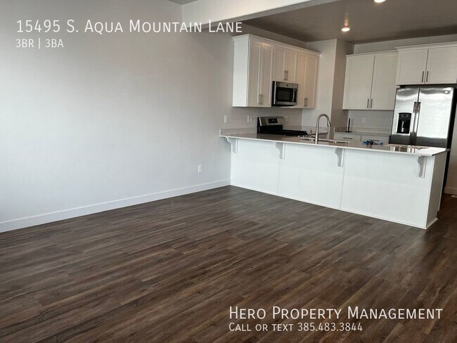 Foto del edificio - 15495 Aqua Mountain Ln