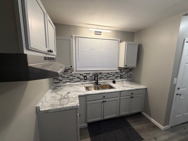 Foto del edificio - 12763 Cloverlawn Ave